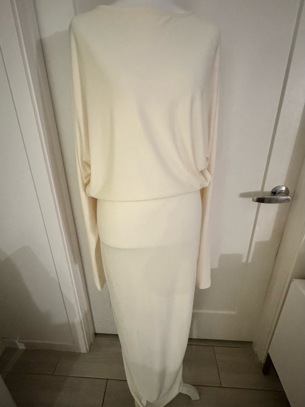 Helsa Elegant Cream Long-Sleeve Maxi Dress